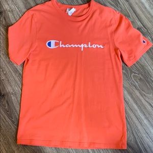 Men’s Champion SS shirt- great condition.
